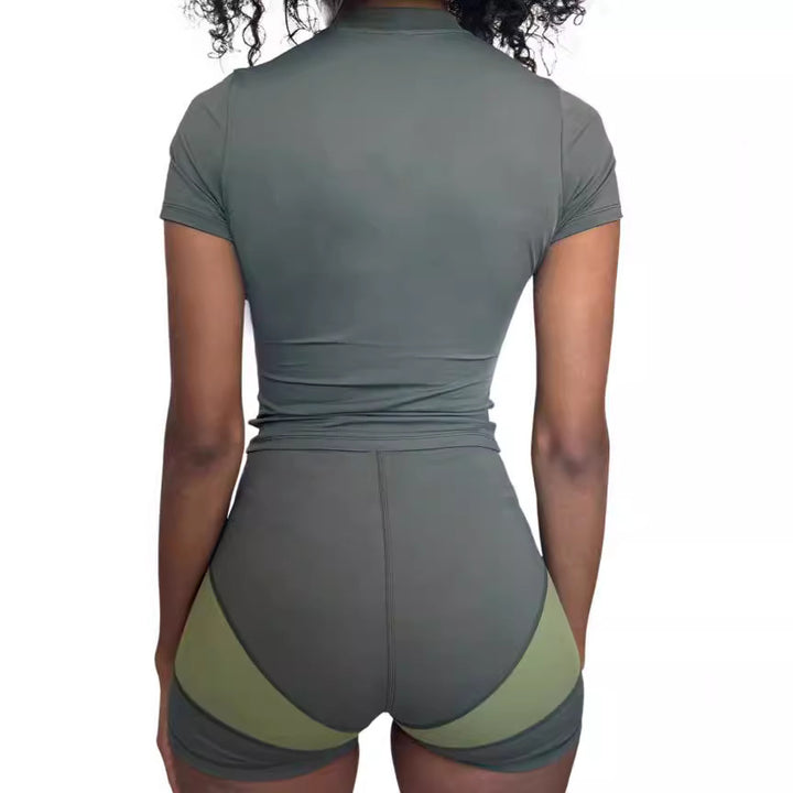 Dame Sporty Set med kort topp og tettsittende shorts Skjora
