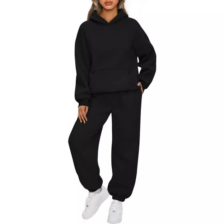 Kvinnors bekväma hoodie-set gjort av högkvalitativt sweatshirt-material med praktiska fickor Skjora