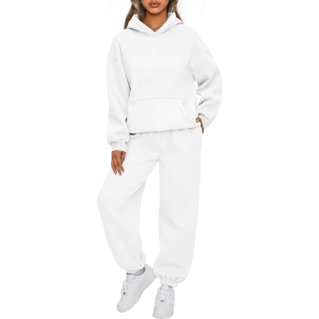 Dame Komfortabel Hettegensere Suit Laget av Mykt Sweatstoff Skjora