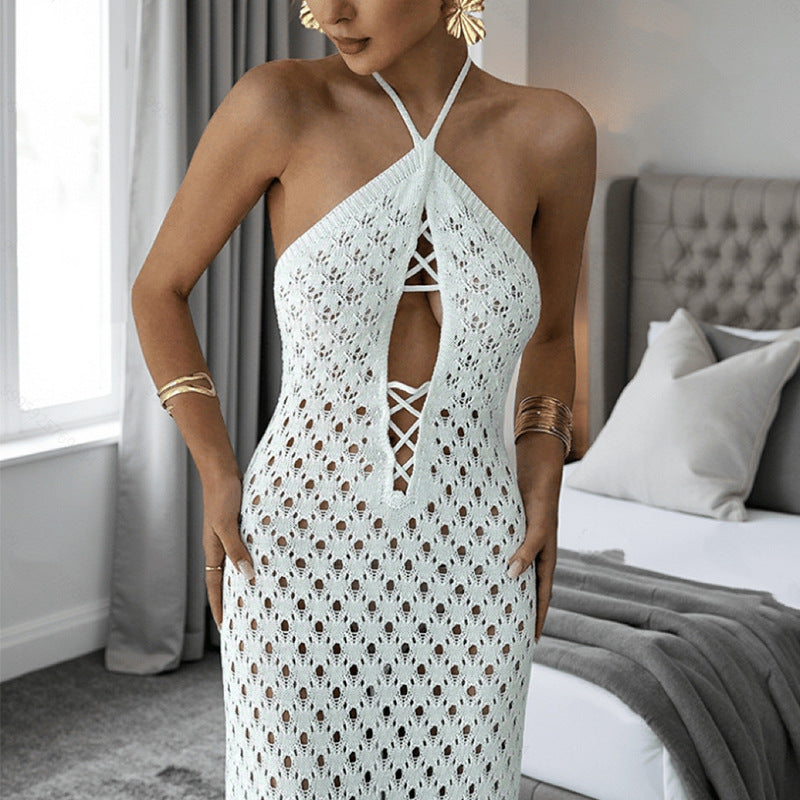 Damen Häkel-Maxi-Kleid mit innovativem Ausschnitt und seitlichen Cut-Outs Skjora