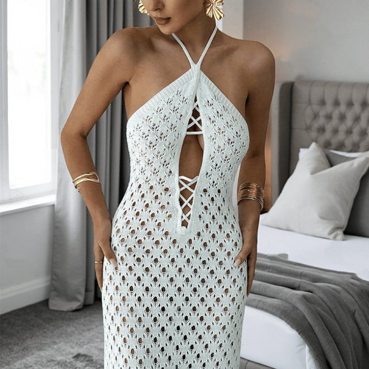Damen Häkel-Maxi-Kleid mit innovativem Ausschnitt und seitlichen Cut-Outs Skjora