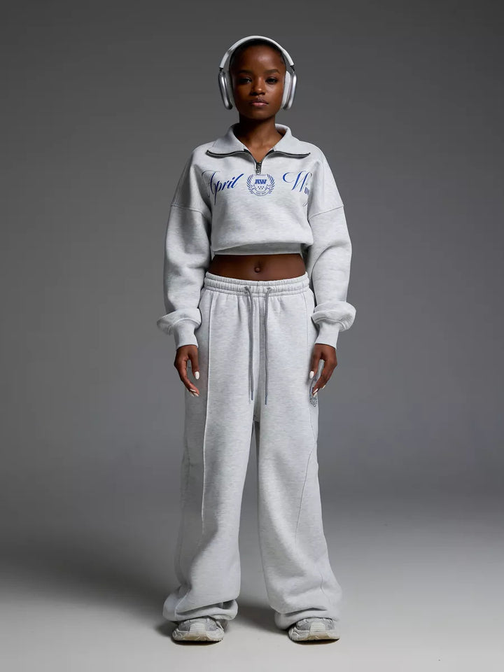 Kvinnelig cropped sweatshirt og løs jogger sett Skjora