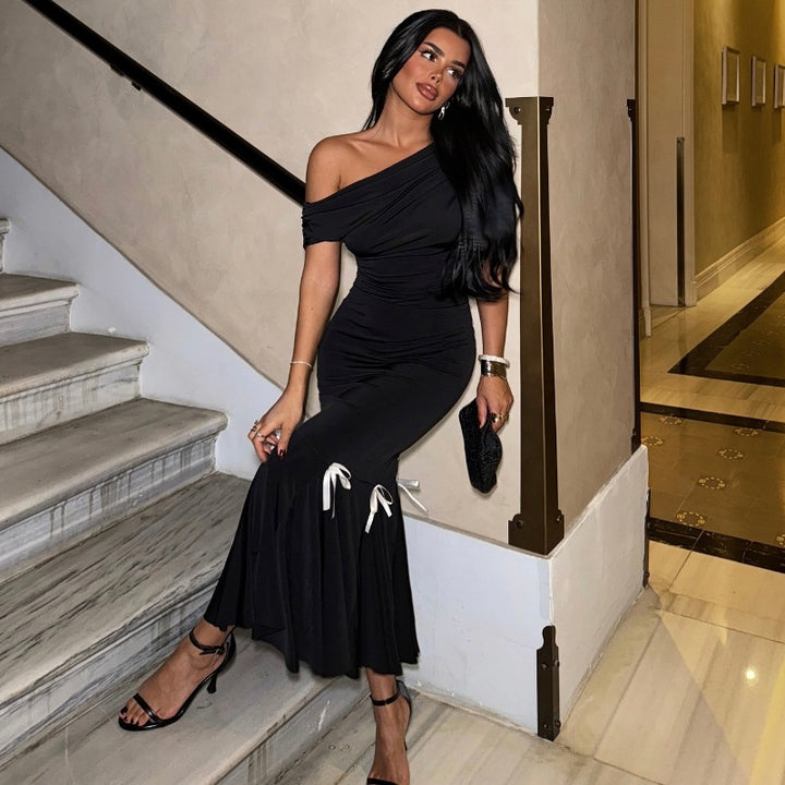 Dame Elegant Maxikjole med asymmetrisk One-Shoulder Design og lekne volangdetaljer Skjora