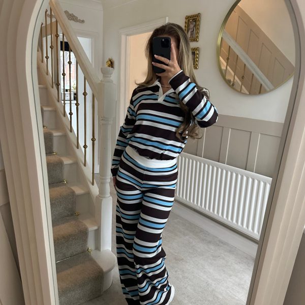 Kvinne stripete loungewear sett med høy midje og klassisk krage Skjora