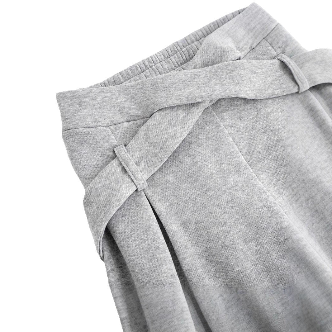 Dame joggedrakt med oversized snitt og trendy detaljer Skjora