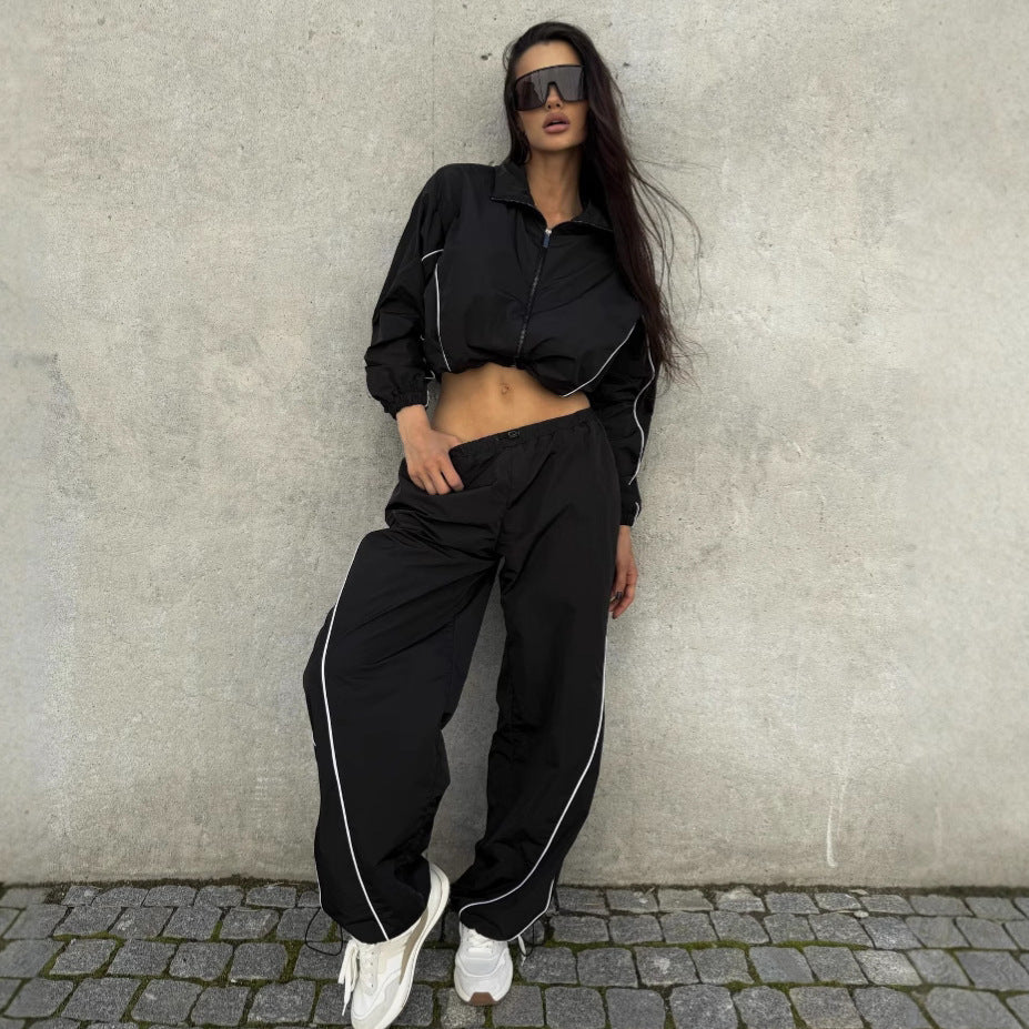Kvinnens korte jakke i sporty stil Skjora