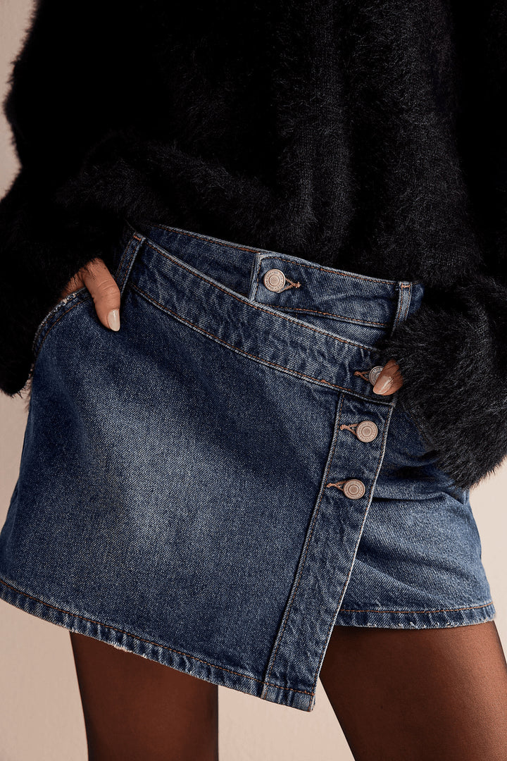 Dame moteriktig A-linje denim skjørt med asymmetrisk knappdesign og praktiske lommer Skjora