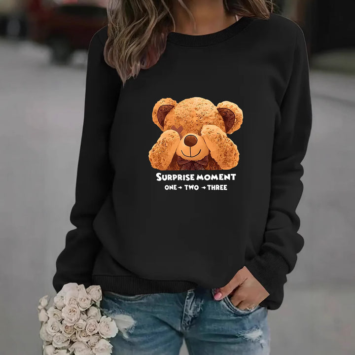 Kvinne sweatshirt med søtt bjørnedesign og moderne tekst Skjora