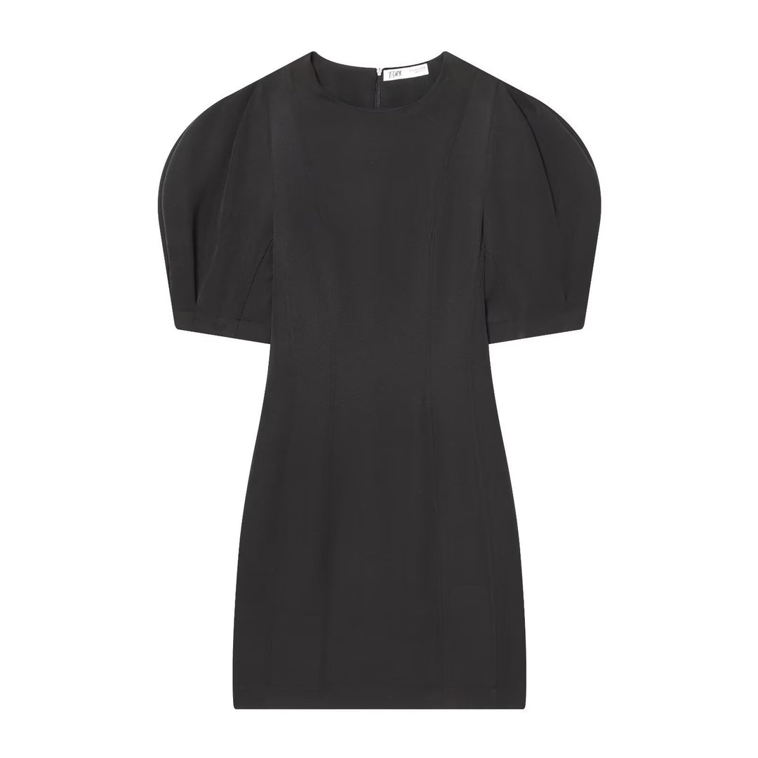 Damer elegant kjole med skulderputer og tidløst design Skjora