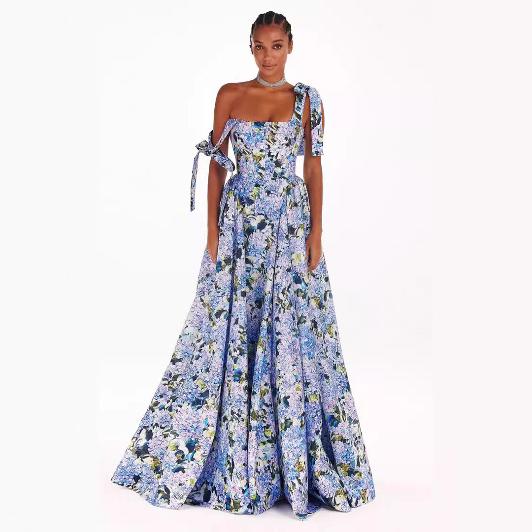 Kvinnelig Elegant Maxi Kjole med Av-Shoulder Stropper og Blomstertrykk