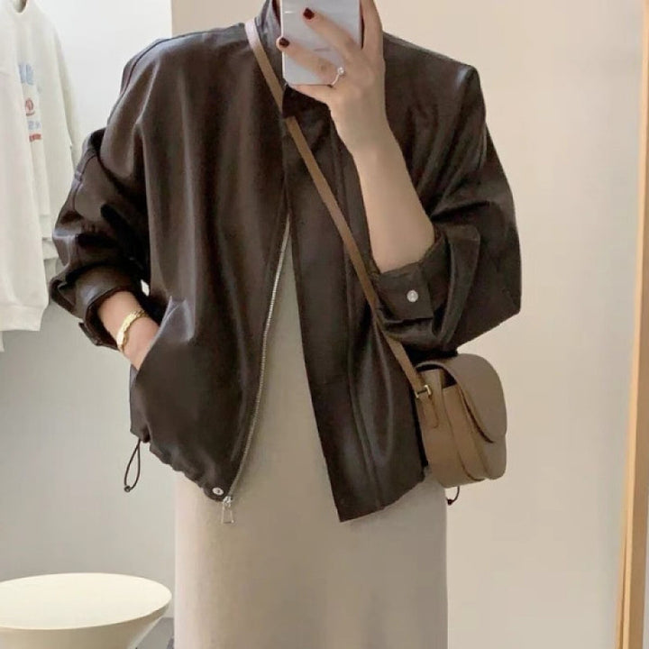 Dame lærjakke med oversized snitt og moderne detaljer Skjora