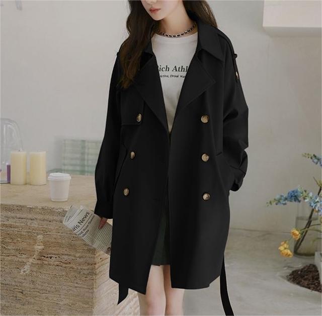 Damer casual trench coat med belte og klassiske knappdetaljer Skjora