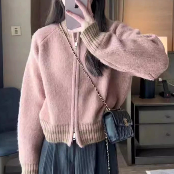 Kvinnesporty strikket cardigan med glidelås og stripete mansjett Skjora