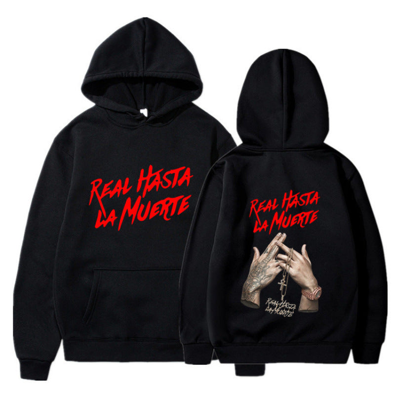 Dame hoodie med iøynefallende skrift i urban stil Skjora