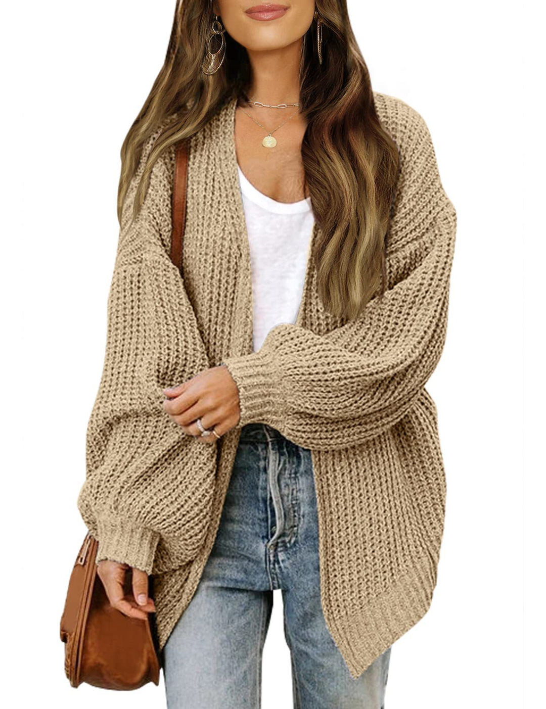 Kvinne chunky strikket cardigan med en avslappet passform og senkede skuldre Skjora