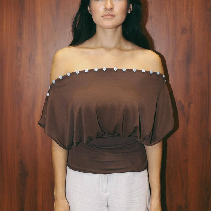 Dame Off-Shoulder topp med elegant knappdetalj Skjora