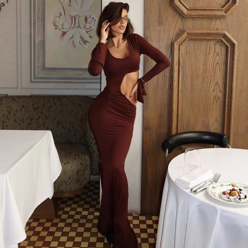Damer elegant Maxi-kjole med asymmetrisk cut-out og rynker Skjora
