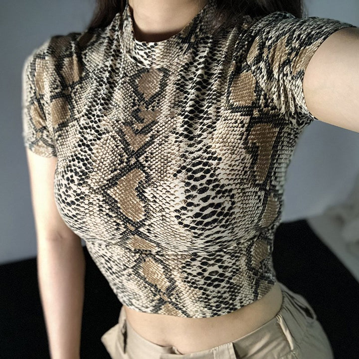 Dame moteriktig Cropped T-skjorte med stilig slangemotiv Skjora