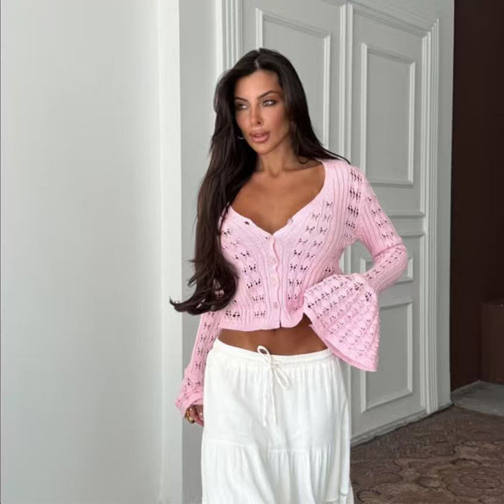 Damen Strickjacke im filigranen Design mit herzförmigen Ausschnitten Skjora
