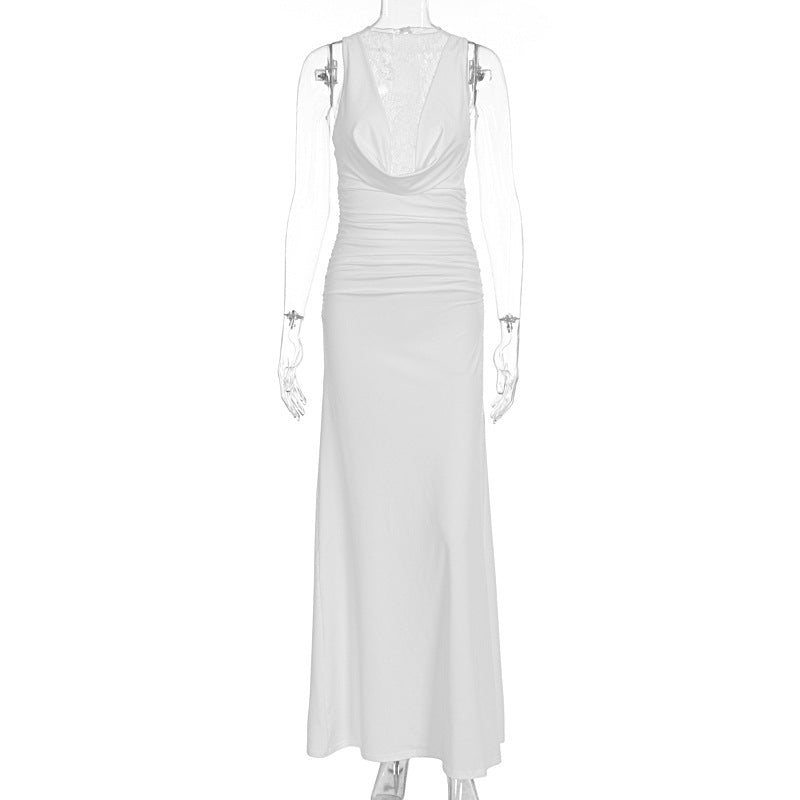 Damer Elegant Maxikjole med elegant halterneck-design og raffinert blondeplassering Skjora
