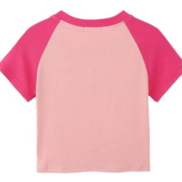 Dame Cropped T-skjorte med kontrasterende ermer og moderne trykk Skjora