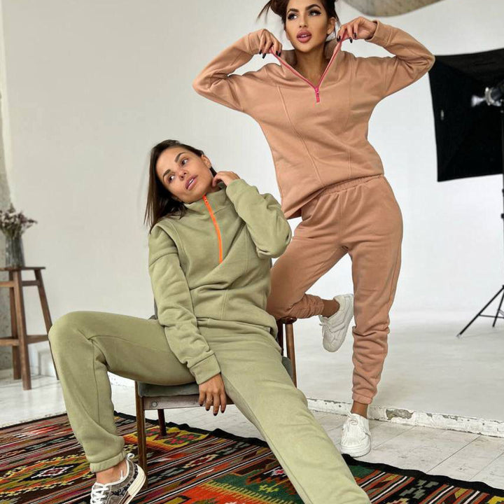 Women's sporty fleece loungewear set with practical zip Skjora