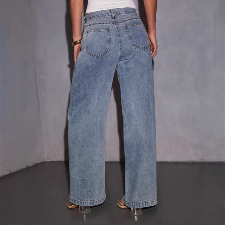Kvinne denim jeans i løs passform i en uformell stil med høy midje