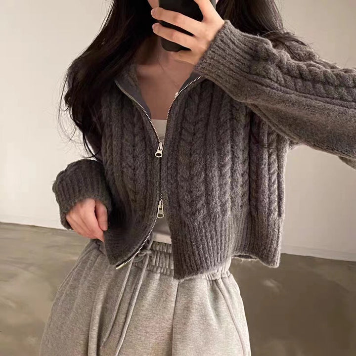 Kvinne cardigan med kort klipp og dekorativ glidelås Skjora