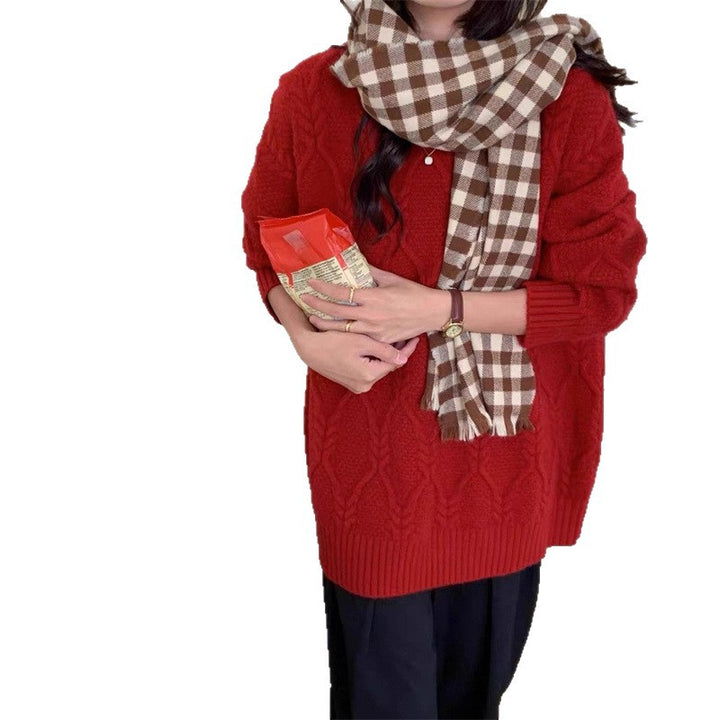 Women's knitted sweater with cable design and casual fit Skjora