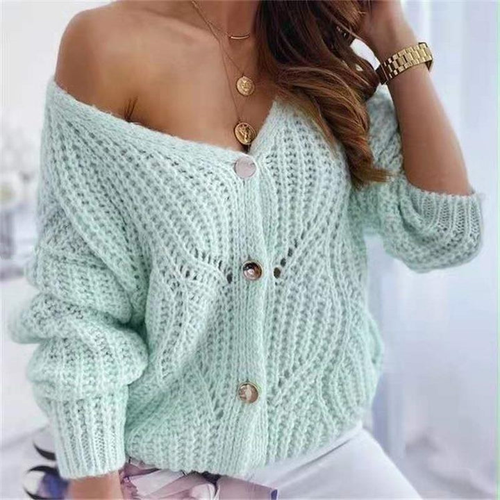 Dame chunky strikk cardigan med fordelaktig åpen design og dekorative knappedetaljer Skjora
