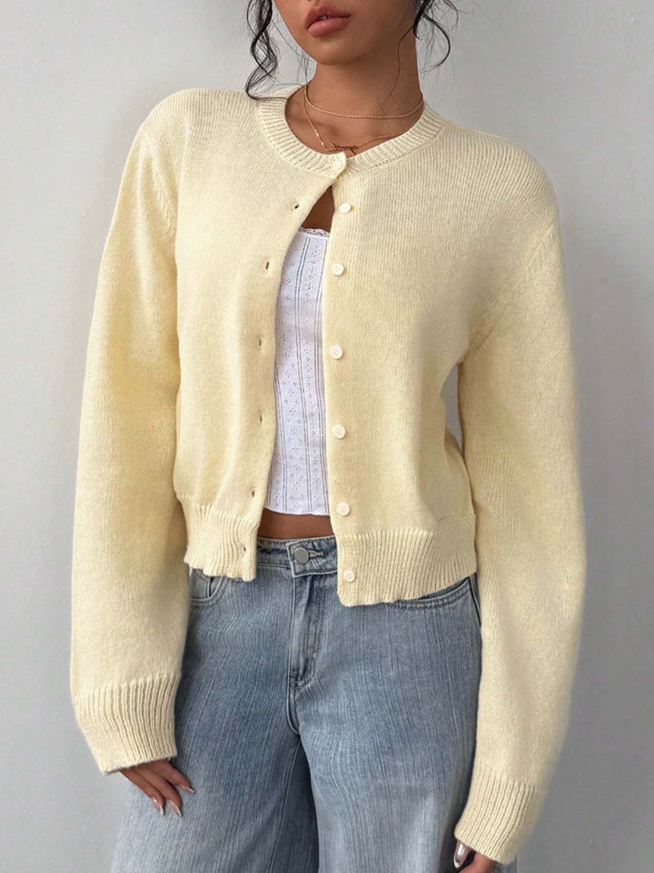 Kvinnens cardigan laget av myk bomull med knappe detaljer Skjora
