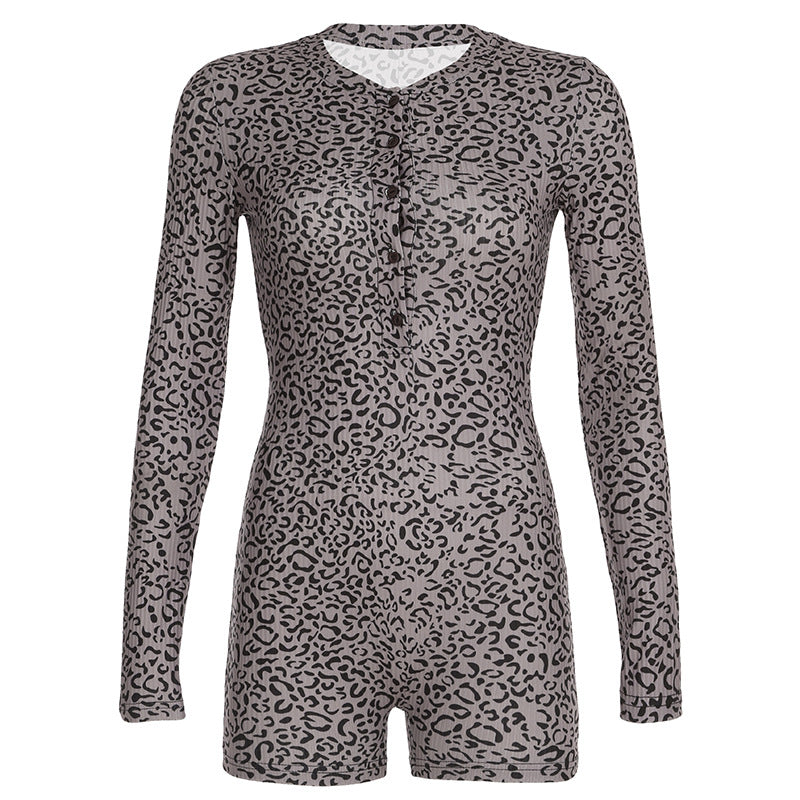 Dame jumpsuit med elegant leopardmønster og praktisk knappeåpning Skjora