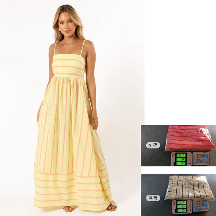 Kvinnens maxikjole med smale spagettistrekk og elegante horisontale striper Skjora