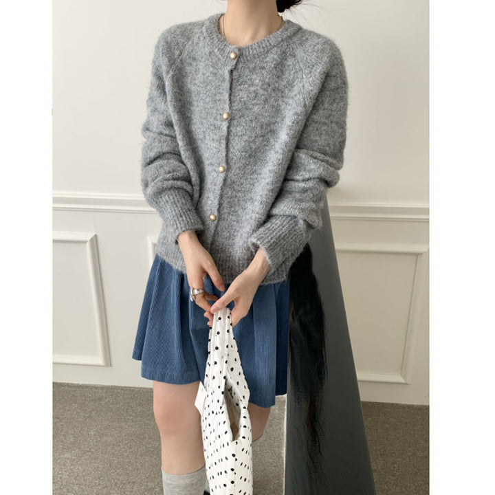 Kvinners Fluffy Strikk cardigan med Komfortabel Rund Hals og Ekte Knapper Skjora