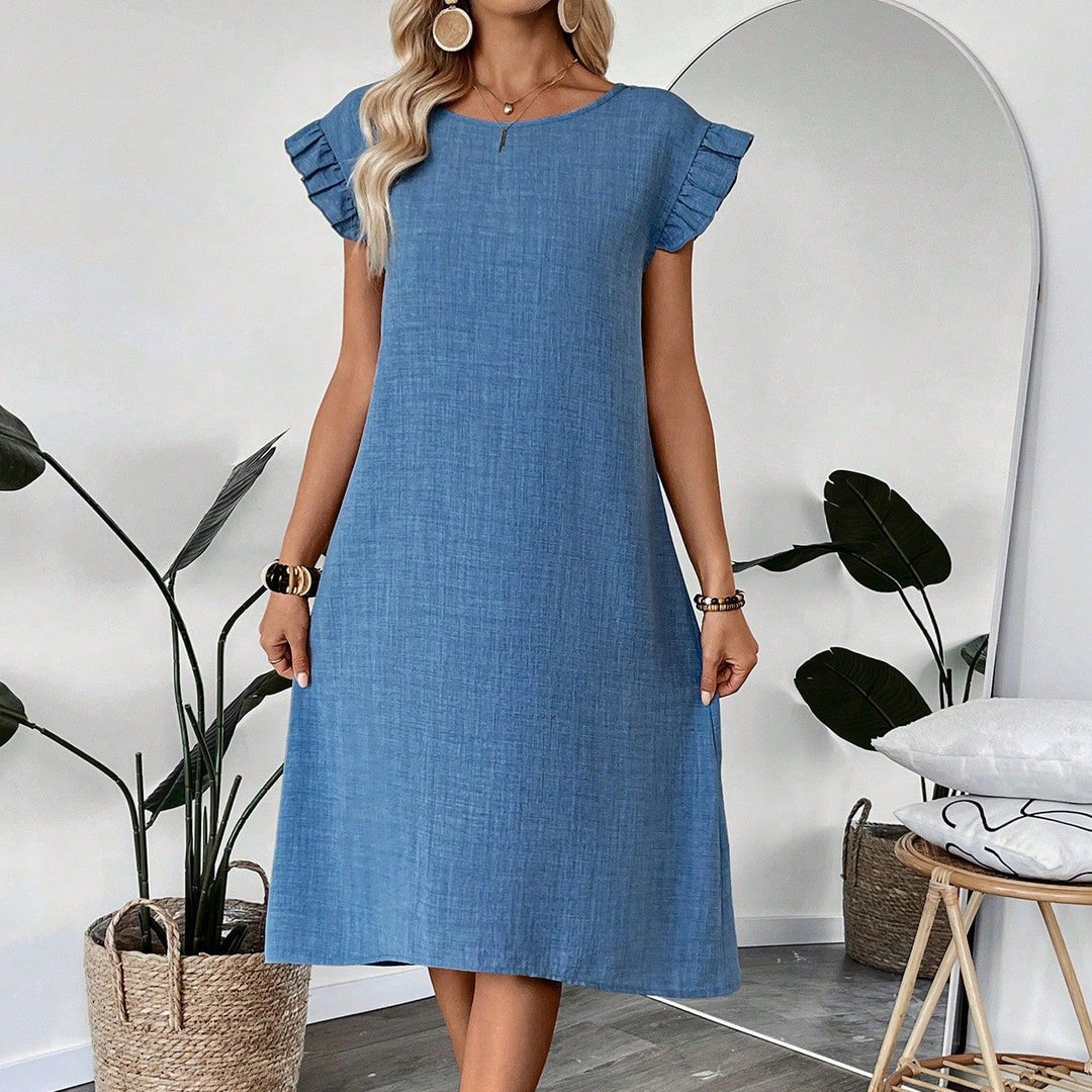 Dame casual midikjole med rysjedetaljer og klassisk snitt Skjora