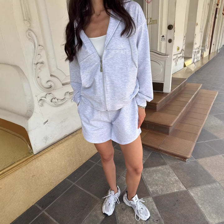 Kvinnes uformell zip hettegenser og shorts sett Skjora