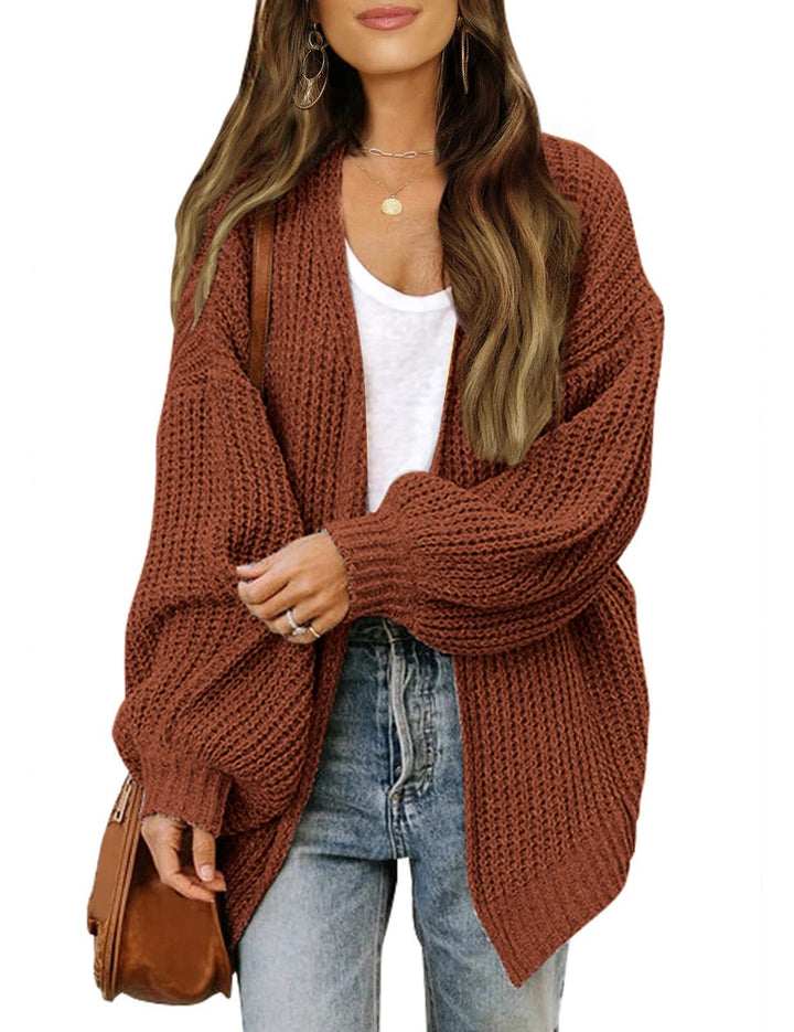 Kvinne chunky strikket cardigan med en avslappet passform og senkede skuldre Skjora
