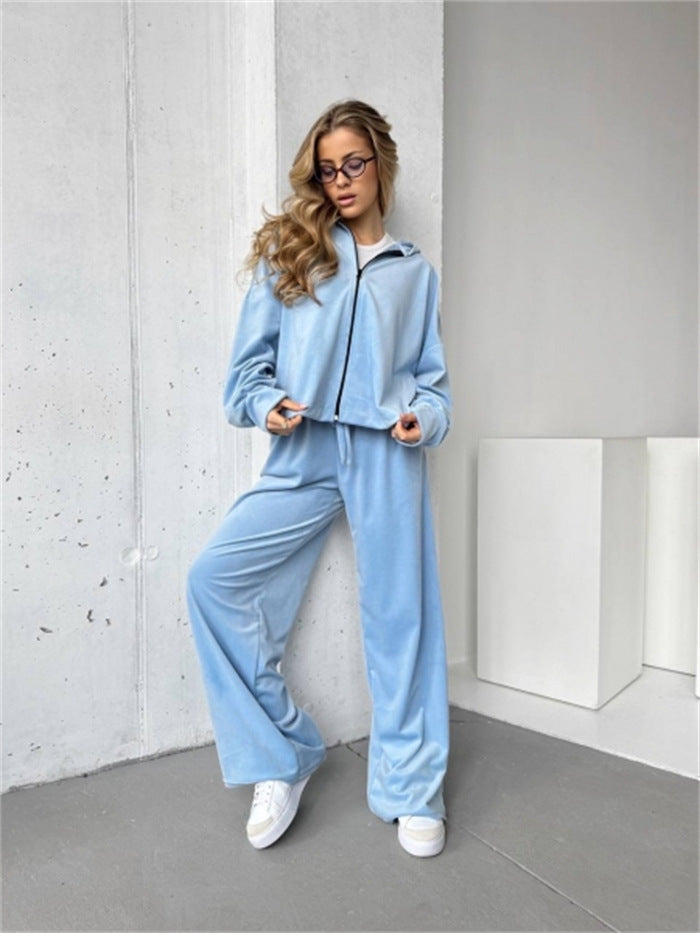 Kvinnens komfortable loungewear-sett med løs jakke og vide bukser Skjora
