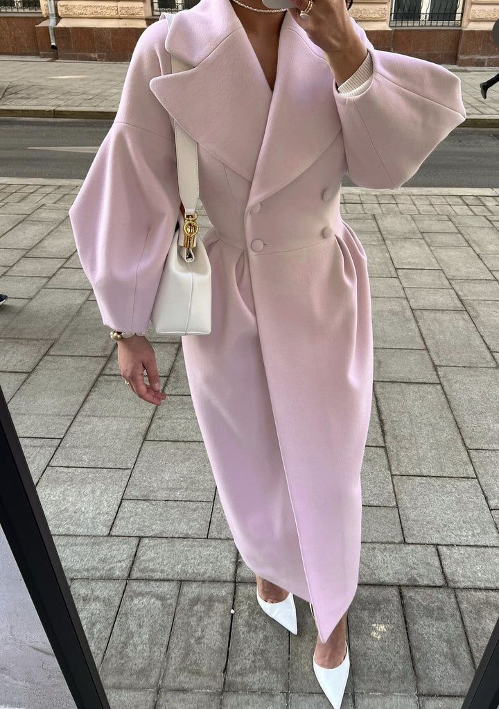 Kvinne Elegant Trenchcoat med Skreddersydd Passform og Sidesplit Skjora