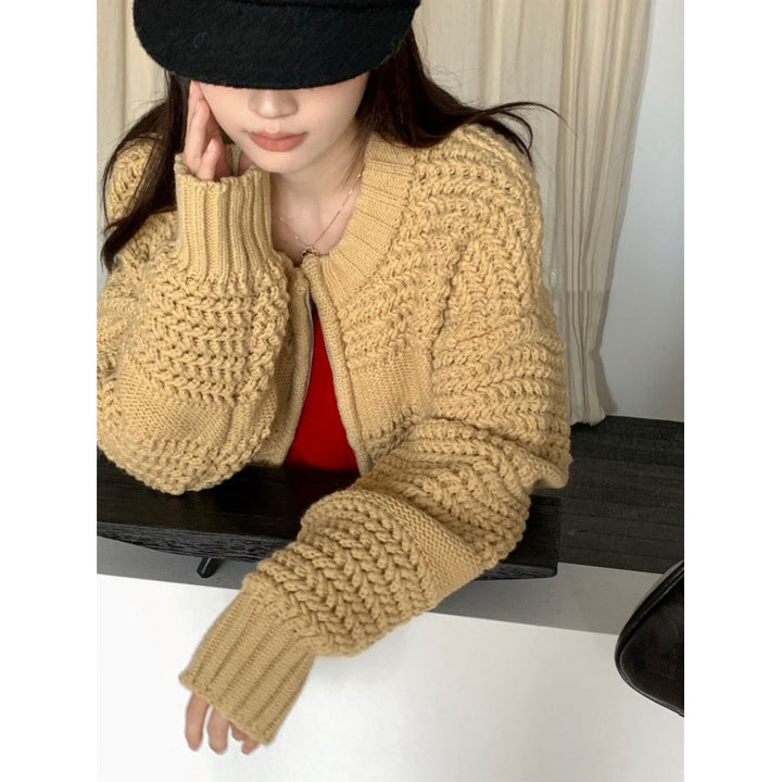 Kvinnelig komfortabel cardigan med teksturert design Skjora