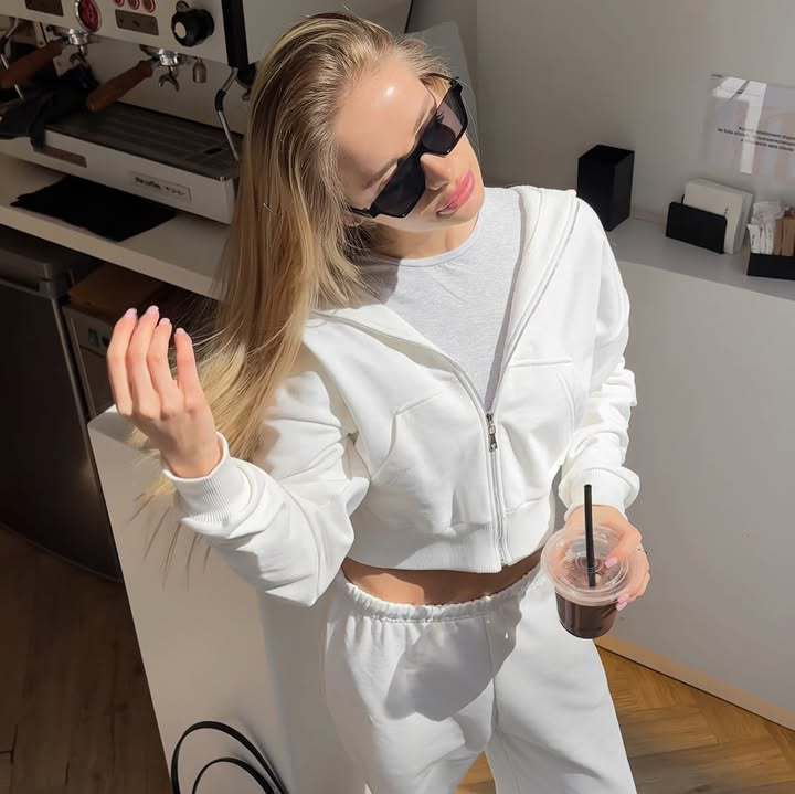 Kvinnenes kortkorte fleecejakke med glidelås og elastiske detaljer Skjora