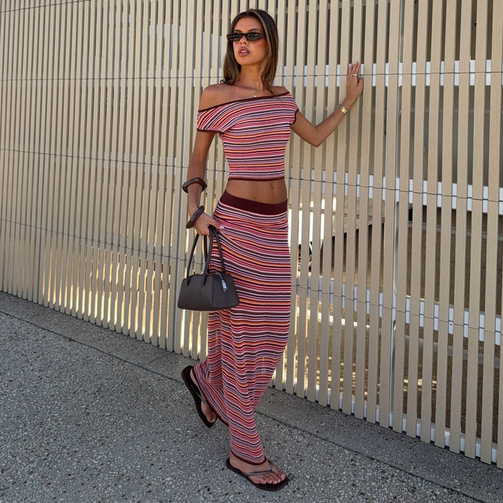 Damer maxi kjole med fargerike striper og off-shoulder design Skjora