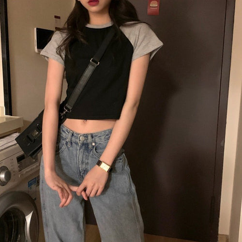 Dame crop top med kontrasterende ermer og komfortabel bomullsblanding