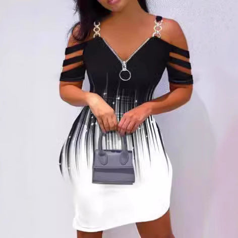 Damekjole med off-shoulder-design og glidelåsdetalj Skjora