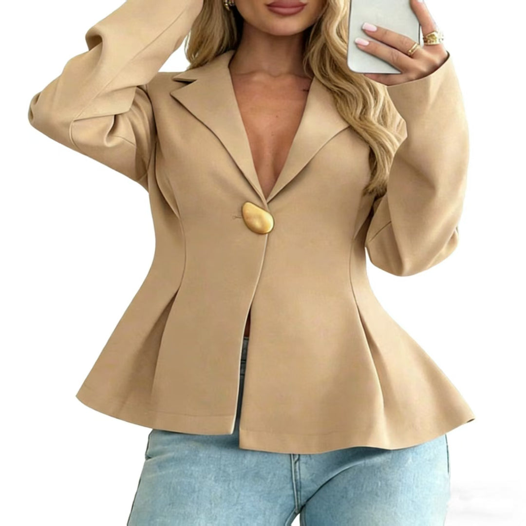 Dame Peplum-blazer med spesielle knappdetaljer Skjora