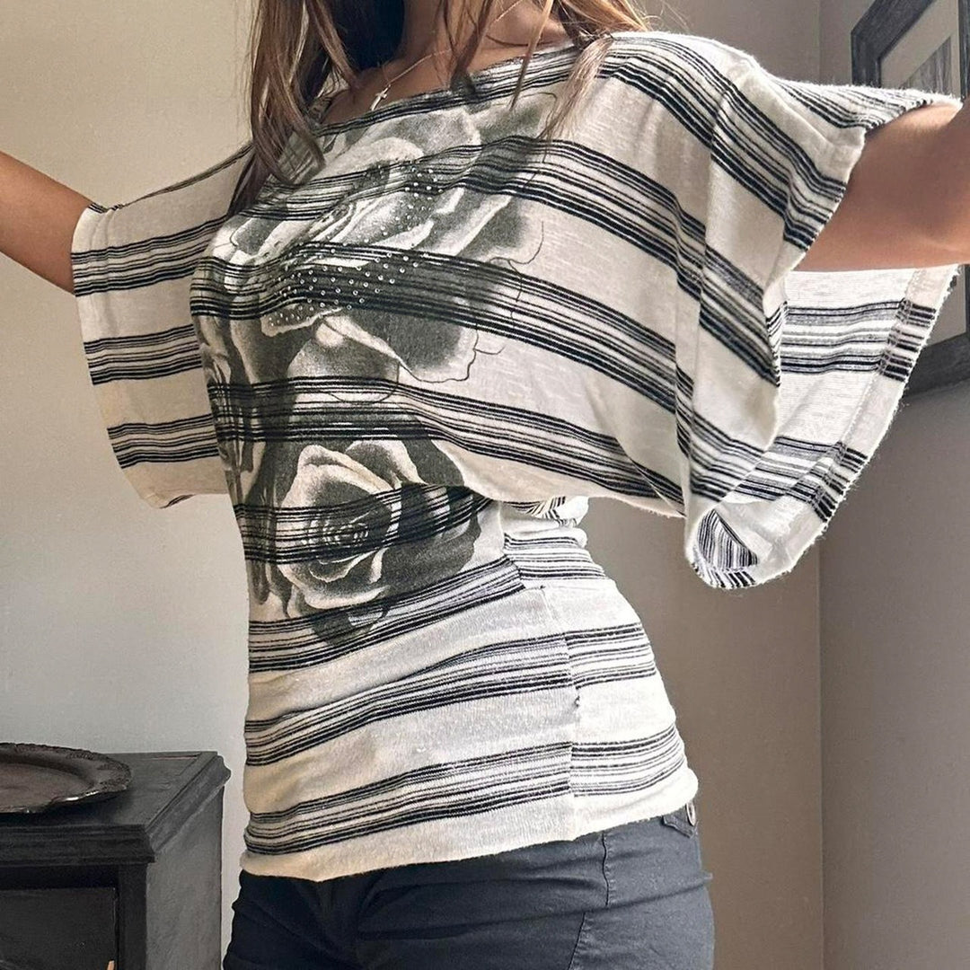 Dame Oversized T-skjorte med floral stripemønster og elegant passform Skjora