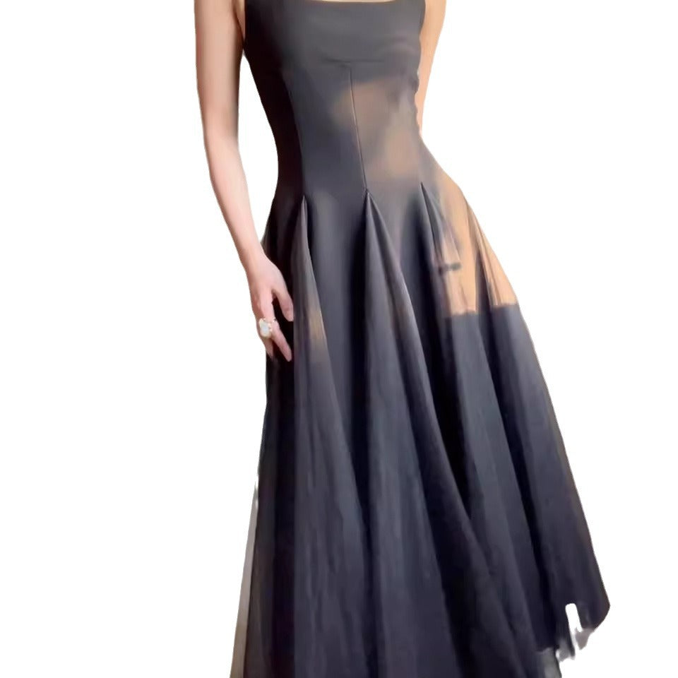 Damekvelds kjole med stilfull A-linje og elegant chiffon overlay Skjora