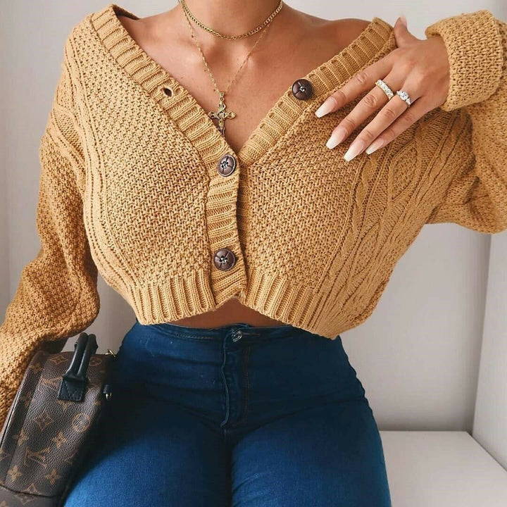 Kort cardigan for kvinner med knappdetaljer Skjora