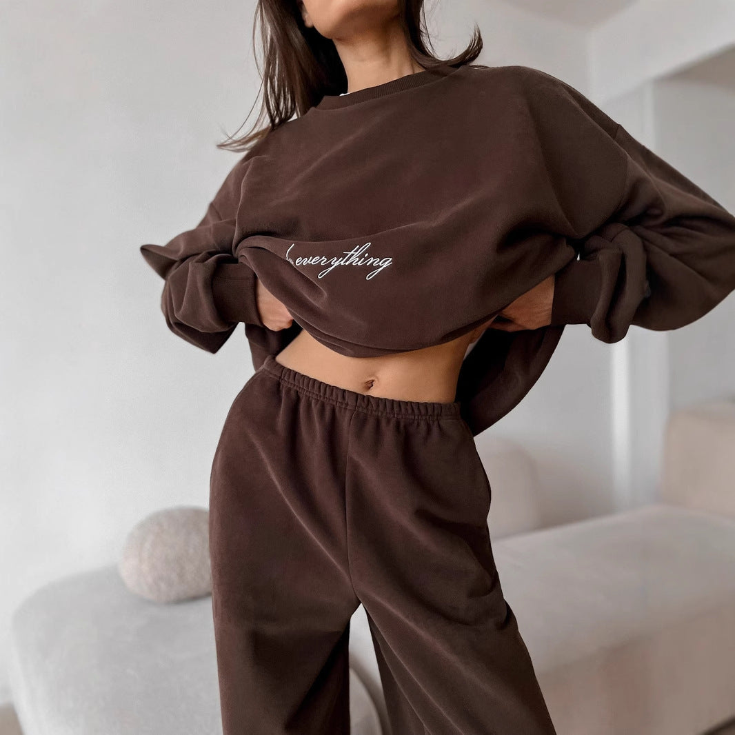 Kvinnens komfortable sweatshirt og bukse sett med elastisk livvidde Skjora