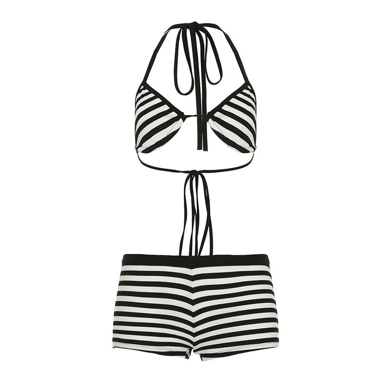 Dame bikini-set med stripet topp og shorts Skjora